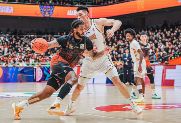 竞彩网上投注 -国际比赛日山东男篮备战意甲,绝杀压哨细节曝光,气氛紧张,团队化学反应显著(今日山东男篮风云再起)