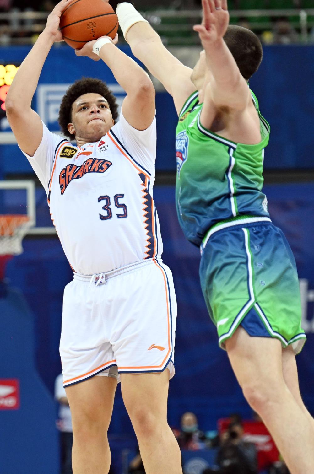 LOL竞猜电竞 -转折点!上海久事造点机会,CBA季后赛清晨攻防权衡,质疑声仍在,更衣室氛围转暖的简单介绍